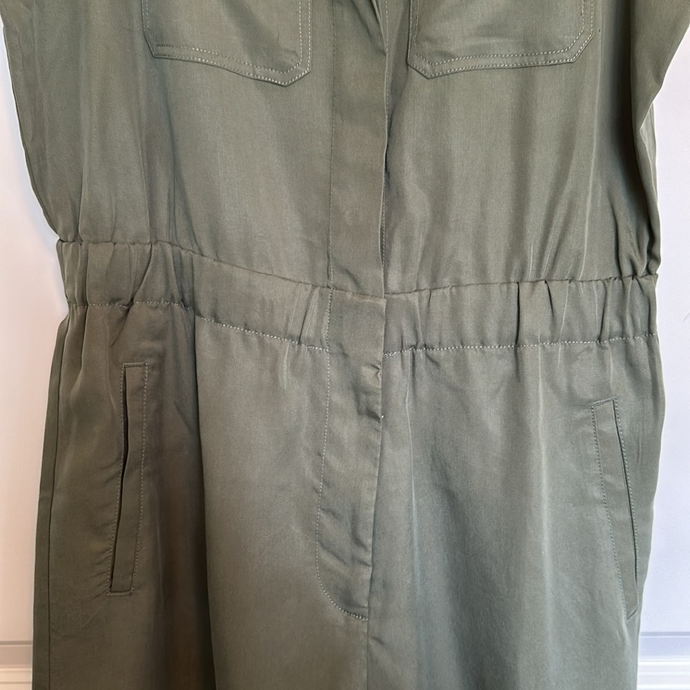 Banana Republic cargo style romper size large NWTS Army green. Pockets! - Picture 4 of 9